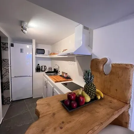 Aquamarine Apartment *